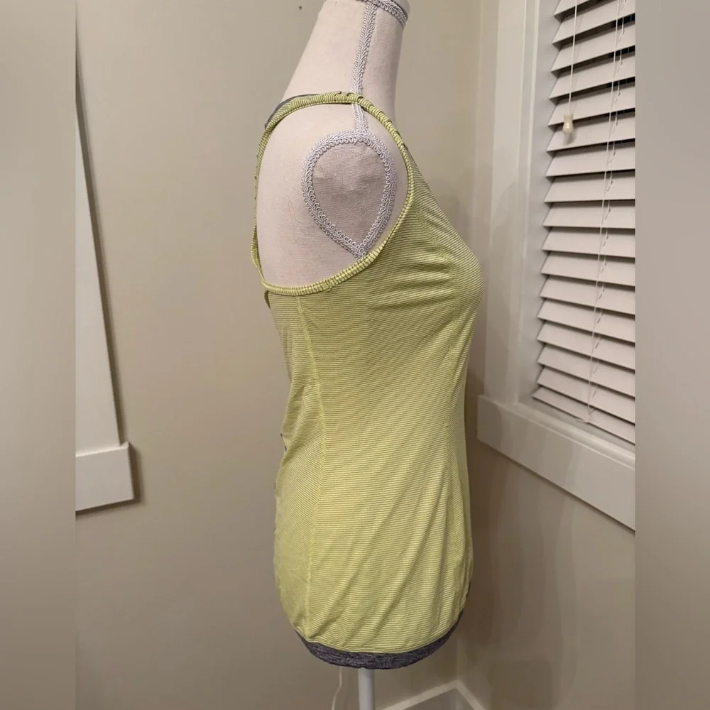 Lululemon Run Energy V-Neck Tank Green Stripe Racerback Pocket Size 4 - Picture 2 of 10